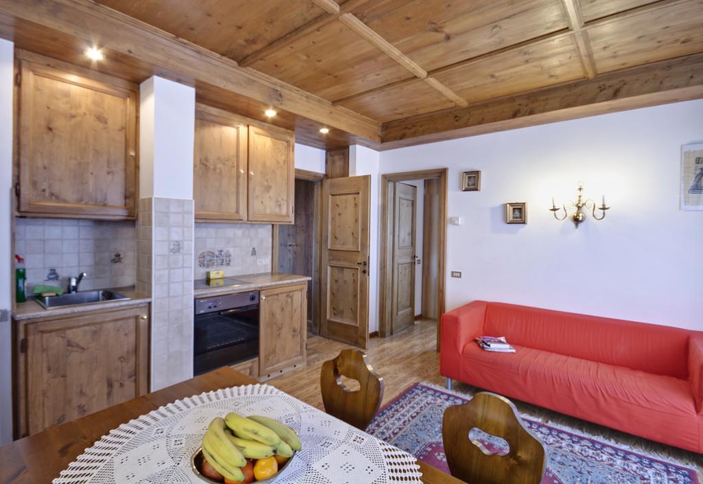 Appartamenti Barisetti Cortina dʼAmpezzo Szoba fotó